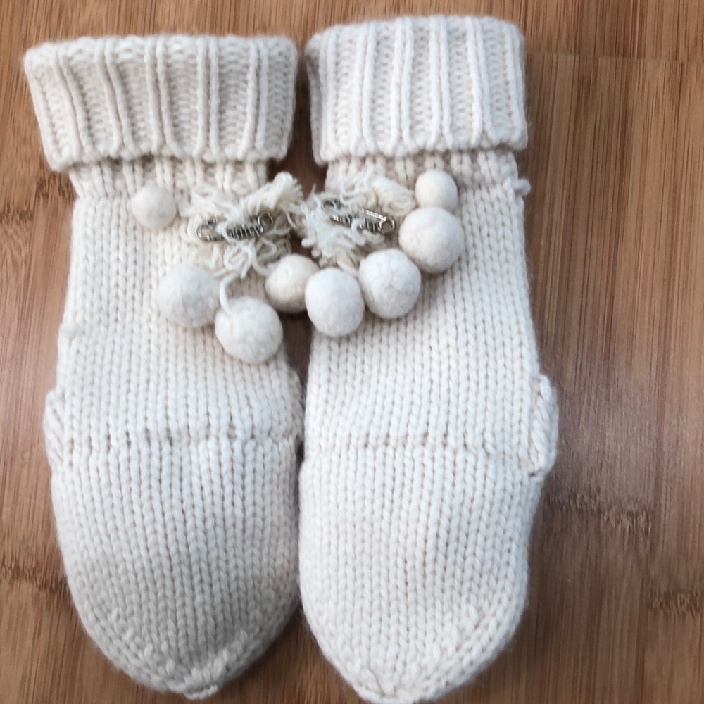 Juicy Couture Mittens